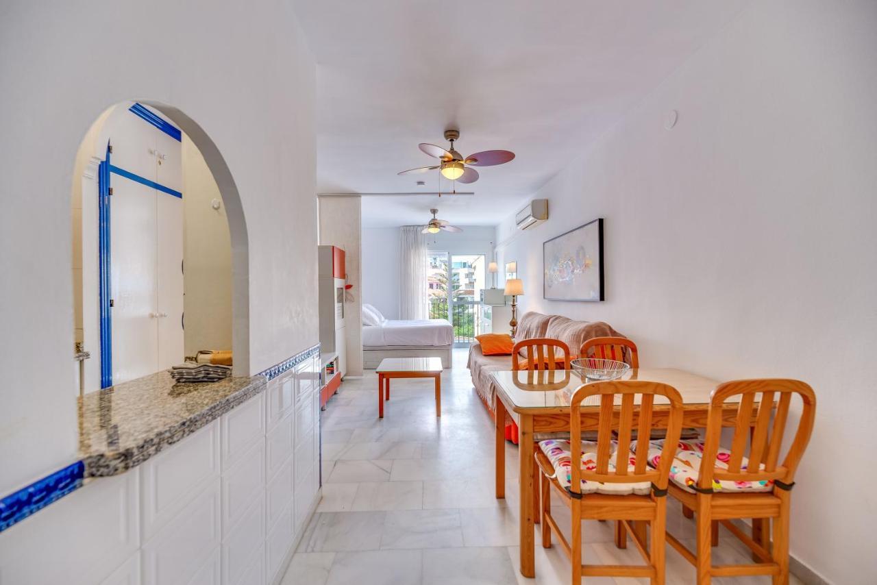 Homeforguest Bright Studio In La Carihuela Near The Beach Torremolinos Luaran gambar