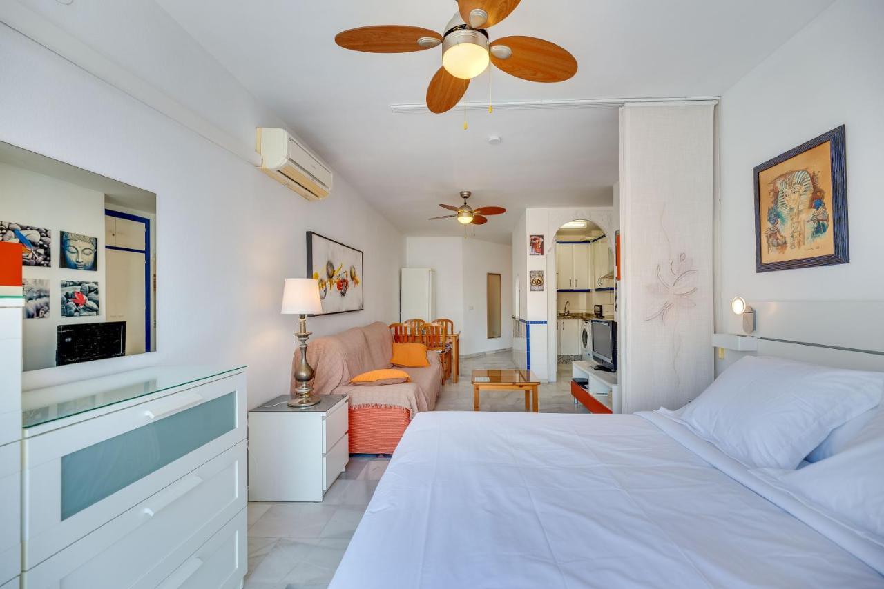 Homeforguest Bright Studio In La Carihuela Near The Beach Torremolinos Luaran gambar