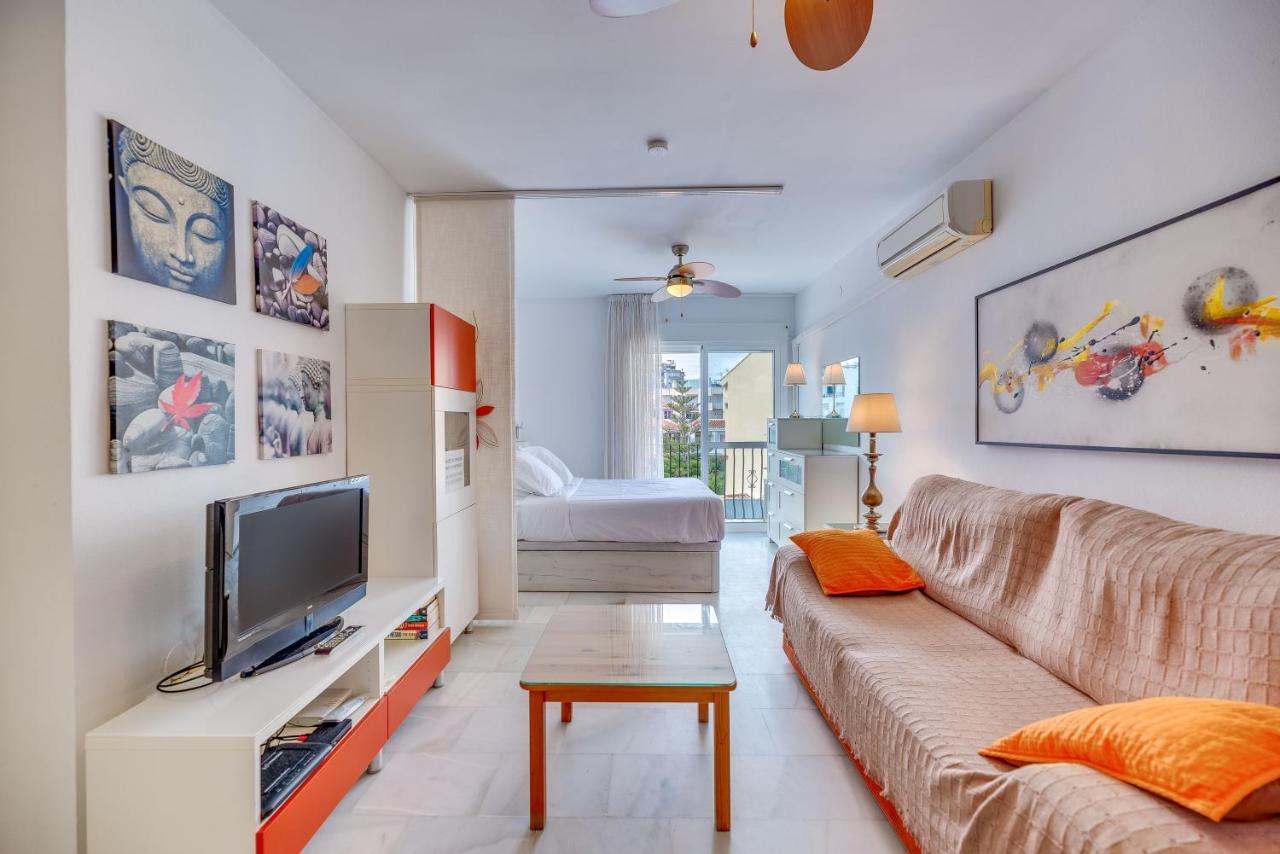 Homeforguest Bright Studio In La Carihuela Near The Beach Torremolinos Luaran gambar
